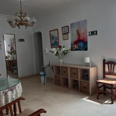 Pension Larra Mairena De Alcor Esterno foto