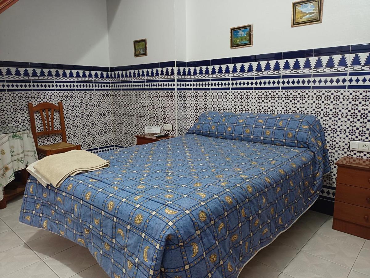 Pension Larra Mairena De Alcor Esterno foto