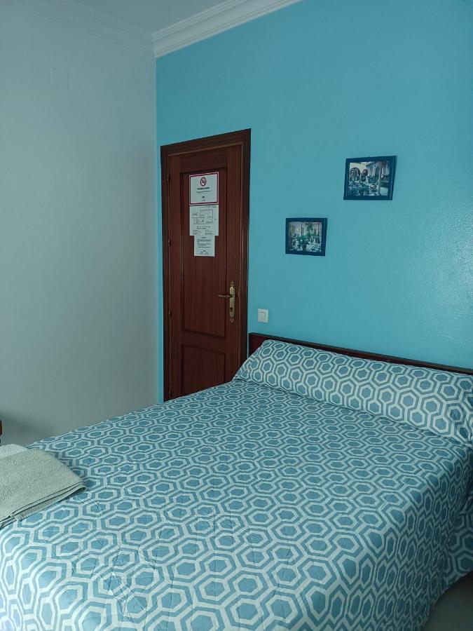 Pension Larra Mairena De Alcor Esterno foto