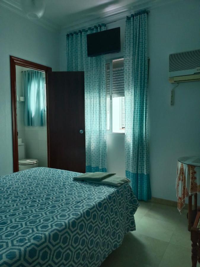 Pension Larra Mairena De Alcor Esterno foto