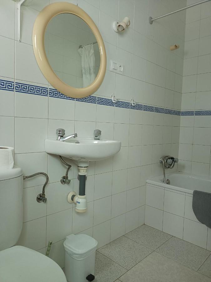 Pension Larra Mairena De Alcor Esterno foto
