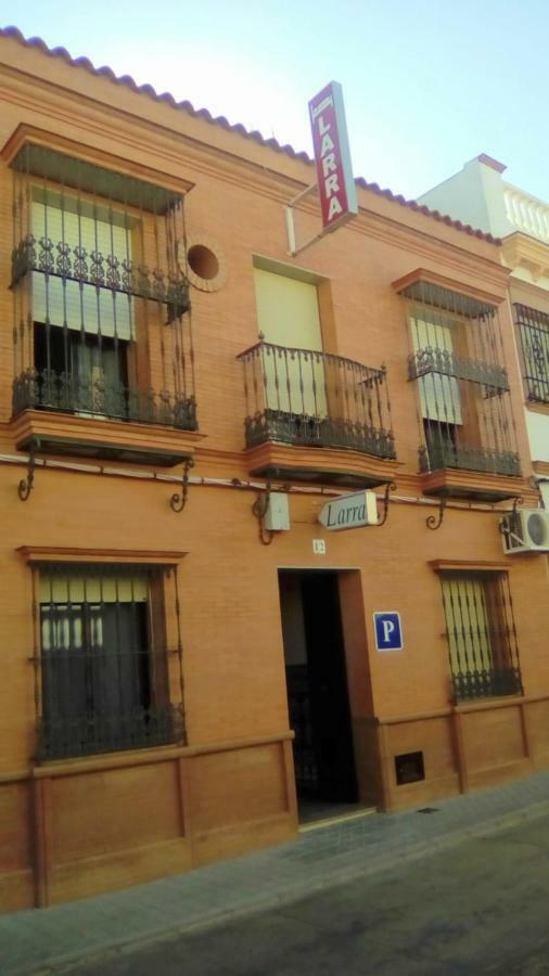 Pension Larra Mairena De Alcor Esterno foto
