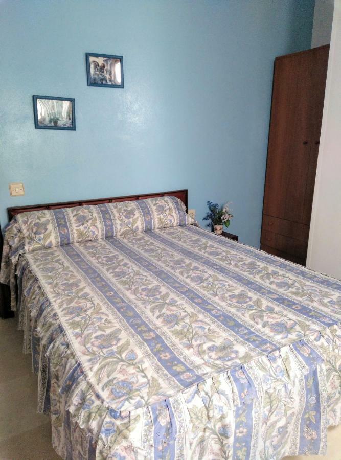Pension Larra Mairena De Alcor Esterno foto