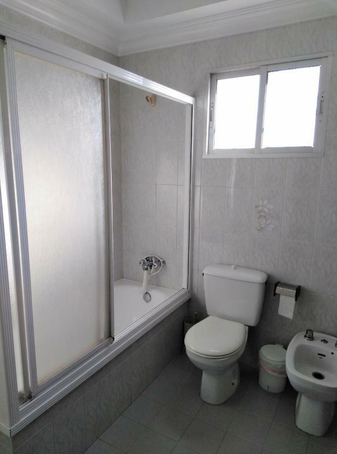 Pension Larra Mairena De Alcor Esterno foto