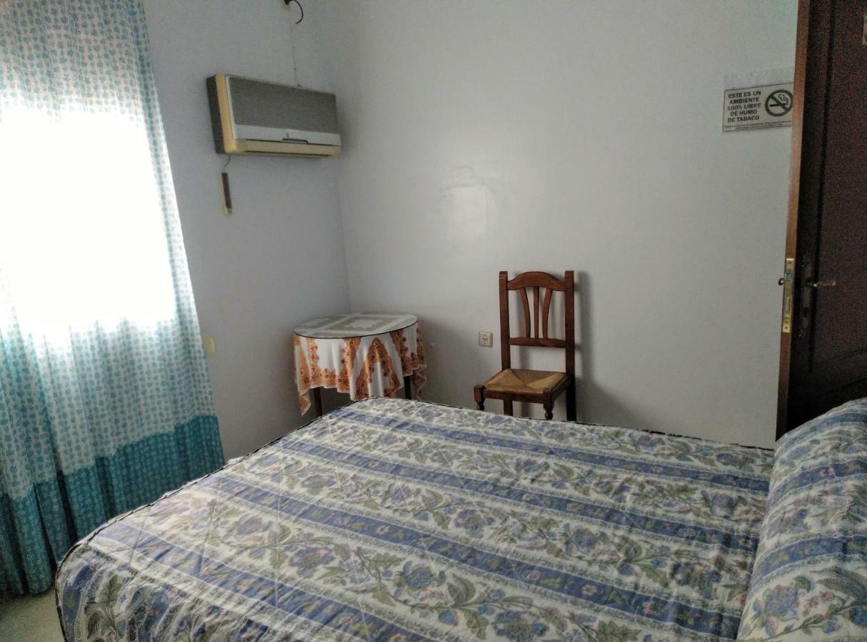 Pension Larra Mairena De Alcor Esterno foto