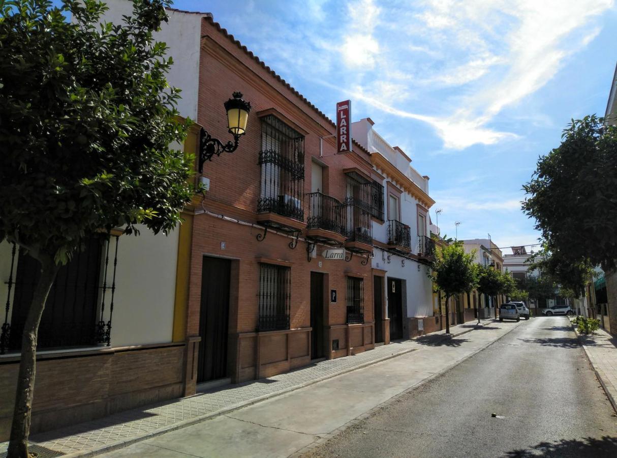 Pension Larra Mairena De Alcor Esterno foto